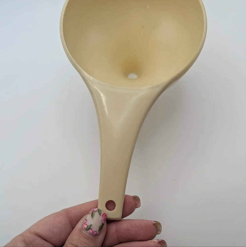Vintage Foley Plastic Funnel Harvest Almond Beige 4